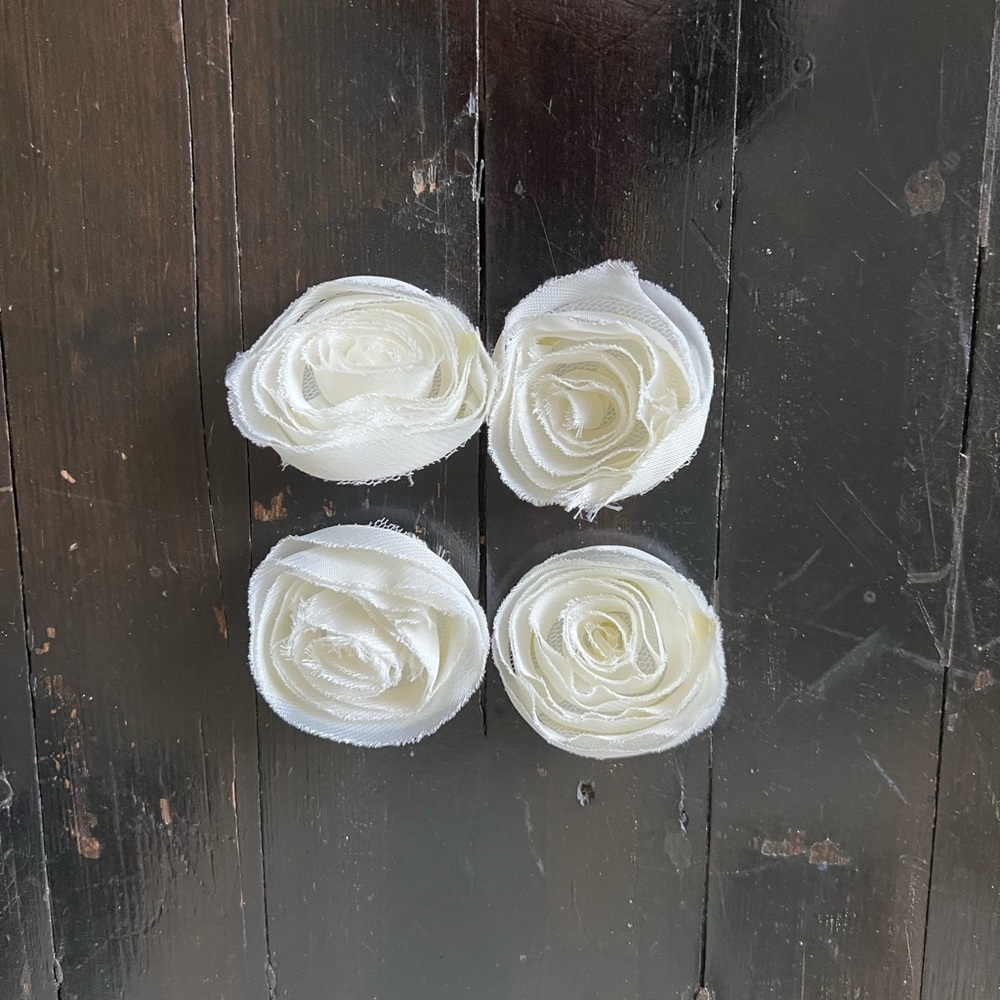 Set of 4 Floral Appliqué White Broaches